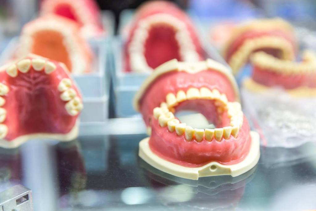 Proteza pozwalająca zastąpić utracony ząb pacjenta